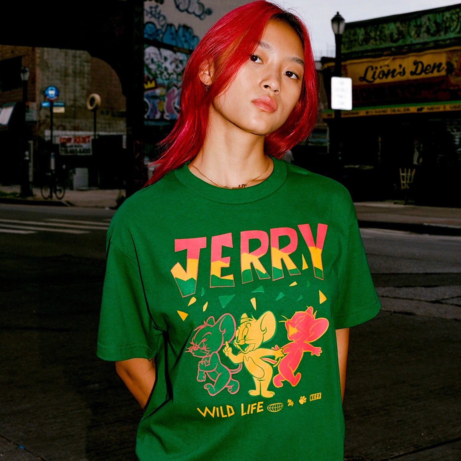 TOM & JERRY JERRY EXOTIC LIFE TEE - GREEN